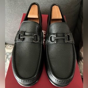 Salvatore Ferragamo Men’s Crown Loafer Size 9